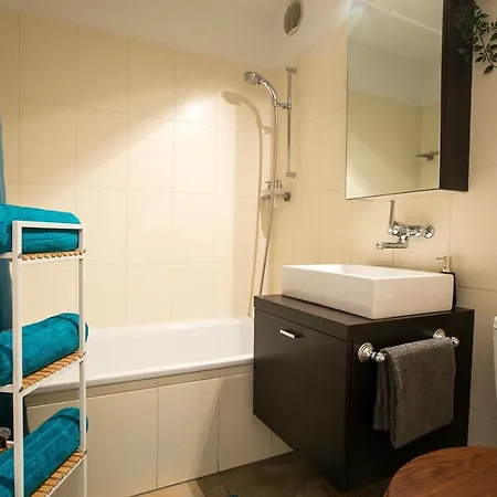 Spirit - 2 - Küche - Parkplatz * Engelberg