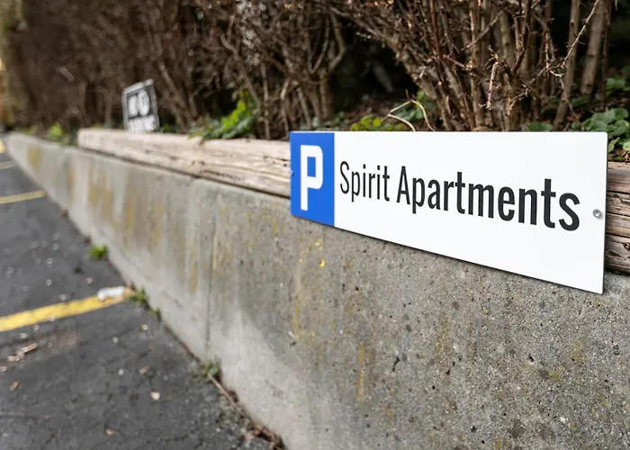 Spirit - 2 - Kueche - Parkplatz * Engelberg